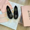 Классические дизайнерские модельные туфли Весенние и осенние балетки Танцевальная обувь Модная женская обувь