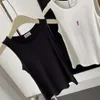 Kvinnors tankar broderi logotyp tank topp sommar kort smala navel elastiska sport stickade tankar