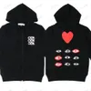 Mäns tröjor designer spela kommissionshoppare des garcons brev broderi hoodie kappa långärmare jacka kvinnor rött hjärta lös tröja koftan blixtlås hoodies zm