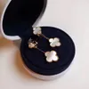 Luxury Clover Classic Clip på örhängen Designer för Women Party Jewelry 18K Gold White Mother of Pearl Summer Beauty Van Brand Earring Earings Ear Rings