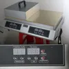 Máquina comercial de suflê de duas cabeças 2600W Dorayaki Máquina de muffin de suflê de cobre puro lanche digital