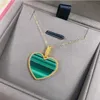 Pingente de amor em ouro 18k Au750 corrente de clavícula amarela colorida dourada incrustada ágata vermelha jade medula presente fritillaria