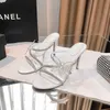 Sandálias da moda chinelos de luxo sapatos de salto alto das mulheres saltos finos verão elegante branco clássico vestido sapato