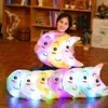 34 cm Kreatywna zabawka świetlna poduszka miękka pluszowa pluszowe kolorowe kolorowe gwiazdy Poduszka LED Light Toys Prezent dla dzieci Dziewczyny 240304
