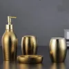 4-teiliges Lot Nordic goldenes Keramik-Waschset Badezimmerzubehör Seifenspender Zahnbürstenhalter Zubehör 240228