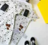 Marca macacões recém-nascidos bonito pequeno urso padrão roupas da criança tamanho 59-90 designer bebê rastejando terno infantil algodão bodysuit 24mar