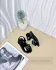 Projektantki Sandały Sandały Dziewczyny Letter Trójkąt Etykietowanie Buty letnie Sandały Dzieci bez poślizgu Buty na zewnątrz miękkie dno Buty 26-35 Z7128