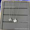 V-halsketting V-gouden Lucky Clover-bloem Volledige diamanten ketting voor vrouwen Verguld in 18k goud Mini-bloemblaadjehanger met grote, middelgrote en kleine sleutelbeenketting