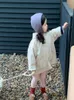 Jackor 2024 Ankomstflickor tryckt huva kappa Autumn Cotton Full Sleeve Fashion Kids Coats 1-7 år KK960