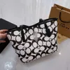 un bolso elegante de uno de los mejores diseñadores estadounidenses Olay New Classic Love Bolso de compras impreso con asa de succión