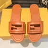 Designermerk Baguette F-platte damesslippers Luxe Hol Effen Kleur Sandalen Damesschoen Kussen Comfortabel Koper Zwart Poeder Zomer Modieus Strandslippers