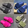 Slippers Slipper Designer Slides Women Sandals Pool Pillow Heels Cotton Fabric Str Casual slippers for spring and autumn Flat Comfort Mules Padded Front Q240312