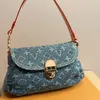 Omuz çantaları tasarımcı çanta retro denim çanta kadın crossbody çanta lüks el çantası hobo omuz çantası mavi denim çiçek crossbody çanta şık trend moda çantası