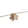 V Necklace Fanjia Full Diamond Lucky Clover Flower Necklace 18K Rose Gold Petals mångsidig krage kedja rakt s