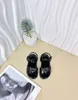 Projektantki Sandały Sandały Dziewczyny Letter Trójkąt Etykietowanie Buty letnie Sandały Dzieci bez poślizgu Buty na zewnątrz miękkie dno Buty 26-35 Z7128