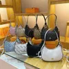 Kaufen Sie Factory Wholesale Womens 2024 New Crescent Bag Hochwertige Unterarm-Minimalist-Schulter-Pendler-Vielseitige Mode
