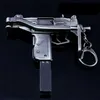 Gun Toys Aluminium 1 3 Miniature Machine Gun Model Uzi 15cm Högkvalitativ Handikraft Keychain Gun For Birthday Presents 240307