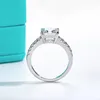 クラスターリングanujewel 3ct cut cut moissanite婚約指輪