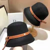 Chapeaux à larges bords Chapeaux de seau Hepburn Style % chapeau d'abat-jour en laine épaisse Mode délicate ceinture nouée asymétrique tweed haut-de-forme Q240312