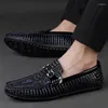 Casual Shoes Fashion High Quality Cowhide Loafers Classic äkta läder slip-on Soft Sole Moccasin