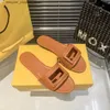 Slippers Dames Mooie Sandalen Modeontwerper Elegante Schoenen met Lage Hak Vrijetijds- en Comfortabele Outdoor Zachte Beac Essentieel voor Vrouwen in de Zomer Q240312