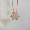 V halsband Pure Silver Clover Halsband Kvinnor Smooth Face Full Diamond Mini Pendant Lucky 925 Pläterad 18K Gold Petal Collar Chain