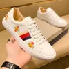 Designer de luxe Little Bee White Shoes Mens Board High Version Cuir Casual Headlayer Cowhide Tide Trainers 1ZYA