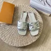 Luxury Designer Classic Casual Pure Color Shoes Loafers Women Embossed Sandals Patent Leather Sandale Slipper Flat Heel Slide Printing Flip Flops