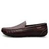 Äkta läder män casual skor lyx varumärke mens loafers moccasins andas slip på italiensk körning chaussure homme 240229