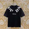 2024 Designers Mens Fashion T-shirt Famous Marques Men Vêtements Noir blancs Blancs Coton Round Cou Short Manche Femme Fémers