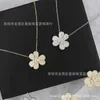 V halsband Pure Silver Clover Halsband Kvinnor Smooth Face Full Diamond Mini Pendant Lucky 925 Pläterad 18K Gold Petal Collar Chain