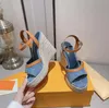 Sandales plates de créateur Pantoufles de luxe Femmes Broder Sandale Mode Flip Flop Lettre Pantoufle pour Femmes Été Plage Slide Dames Chaussures Compensées
