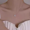 Collier en V Collier en argent sterling S925 avec pendentif en diamant en forme de cœur à quatre feuilles, chaîne de clavicule de luxe et de conception de niche pour femmes