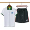 Conjunto de roupas esportivas masculinas de marca de designer de primavera e verão, terno de fitness, conjunto de duas peças de roupas esportivas de corrida, camiseta estampada shorts de manga curta