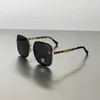 Mode CH Top Sonnenbrille Modische Sonnenbrille Rahmen CH0782 Quadratisch Großes Flaches Licht Einfaches Gesicht Weiblich Internet Rot Abnehmen mit Box Korrekte Version von hoher Qualität