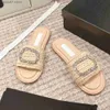 Slippers Designer C med den högsta nya modehampan vävd vatten diamant liten doft botten sandalsh240312