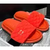 Paris Luxury Designer Womens Sandals Quilted Double Layer Diamond Jelly Style Casual Mens and Flat Shoes Beach Slippers Channel C shoes 1185ess