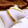 Designer Gold bracelet for women Luxury Jewelrys Carer Original Trendy LOVE Diamond V-gold 18k silver bracelet Open Style Wedding Jewelry for gift with box 38QQ