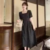 Festklänningar gkyocq puff kort ärm koreansk v hals elegant hög midja ropa mujer polka dot slim sexig femme robe kvinnokläder