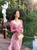 Robes décontractées imprimé rose robe de fée élégante femmes en mousseline de soie douce vintage plage midi femme volants style coréen sangle 2024