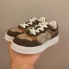 Kindersneakers Platform Jongens Meisjes Schoenen Casual G Letter Gedrukt Strand Kinderen Designer Luxe Merk Trainers Jeugd Peuter Outdoor Kinderschoen Wit Marineblauw Beige 26-35