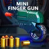 Gun Toys Mini werpshell kogelpistool verlichten metaallegering ringvinger pistool cadeau speelgoed voor jongen spelen zachte kogel 240307