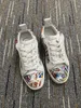 Nuevo diseñador para niños Fondos rojos Zapatos casuales Remaches mocasines Diseñadores para niños con tachuelas bajas Zapato Niños Moda Bottomes Entrenadores Eur21-37