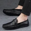 Casual Shoes äkta läder svarta affärer loafers män slip-on moccasin bekväm mjuk sula körning