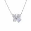 V NECLACE S925 Sterling Silver Necklace with Four Leaf Petal Heart Diamond Lightant Light Luxury و Niche Design Callarbone Chain for Women