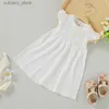 Abiti da ragazza Abito da bambino Estate senza maniche Neonato Abito solido Moda Carino neonato Abbigliamento da bambino 0-18M Skirl bianco Venduto caldo L240311