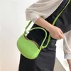 HBP Non-Brand New 2024 Damen Mini-Handtaschen Einfache solide Umhängetasche Kreative Bohnenform Damen Umhängetaschen Mode Frauen Hand