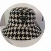 女性のためのファッションバケットハットキャップ男性野球帽Beanie s女性の男有名な漁師バケツパッチワーク高品質の秋の冬の広い帽子