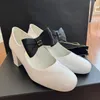 Tasarımcı Lüks Elbise Ayakkabı Kare Toe Patent Patent Lüks Kızlar İlkbahar ve Sonbahar Kalın Topuk Tokası Mary Jane Kadın Dış Mekan Ayakkabı