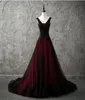 Vintage Red and Black Gothic Wedding Dresses 2019 V Neck Sleeveless Pärlade spetssapplikationer Aline Tulle Vintage Non White Bridal Go2630806